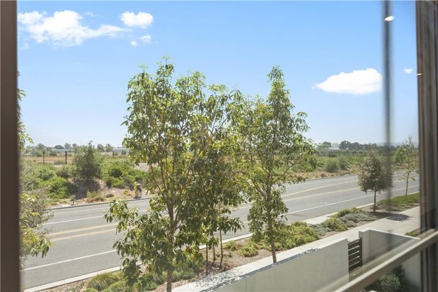 203 Lynx, Irvine, CA 92618