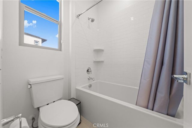 203 Lynx, Irvine, CA 92618