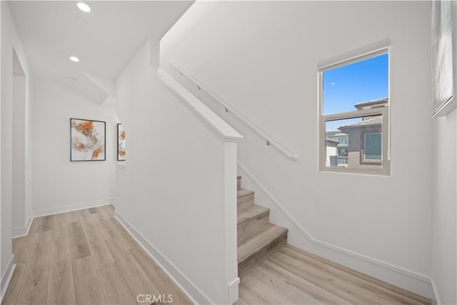 203 Lynx, Irvine, CA 92618