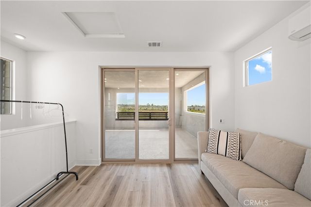 203 Lynx, Irvine, CA 92618