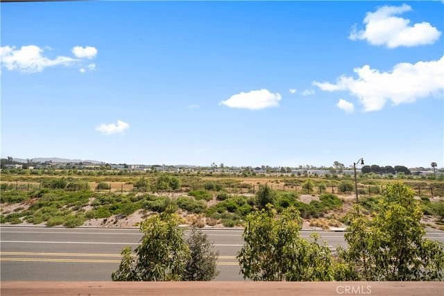 203 Lynx, Irvine, CA 92618