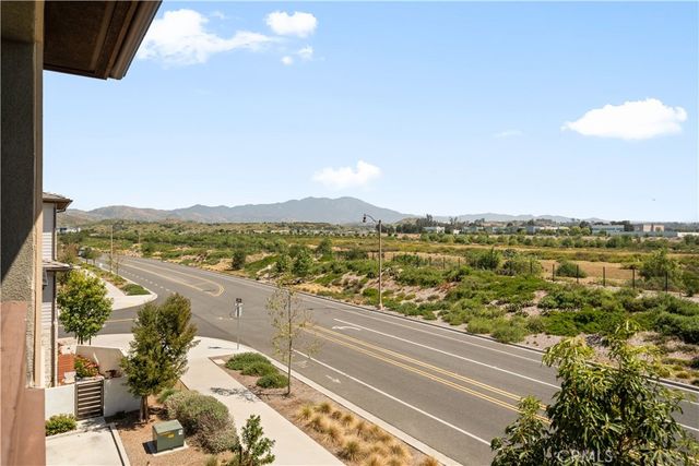 203 Lynx, Irvine, CA 92618