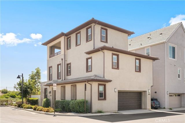 203 Lynx, Irvine, CA 92618