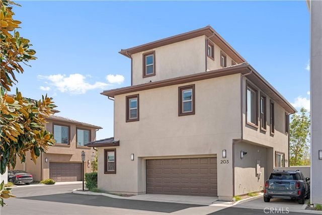 203 Lynx, Irvine, CA 92618