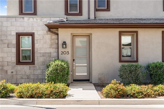 203 Lynx, Irvine, CA 92618