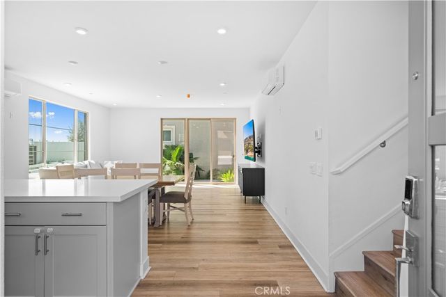 203 Lynx, Irvine, CA 92618