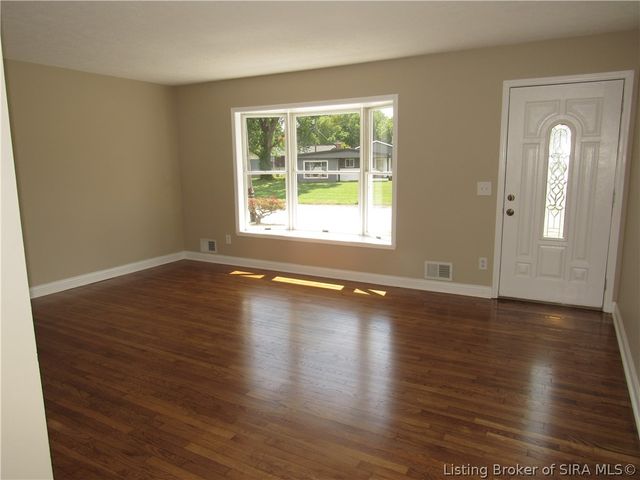 1809 N Larkspur Drive, Jeffersonville, IN 47130