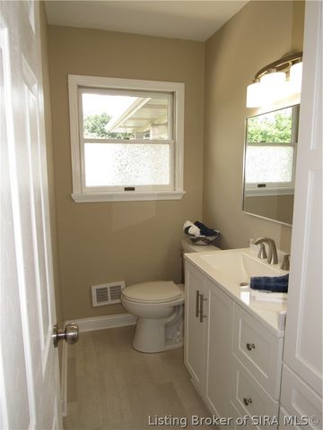 1809 N Larkspur Drive, Jeffersonville, IN 47130