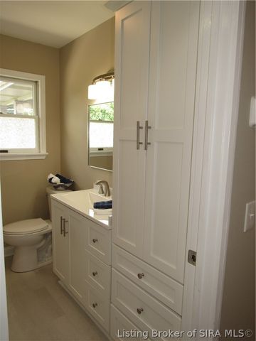 1809 N Larkspur Drive, Jeffersonville, IN 47130