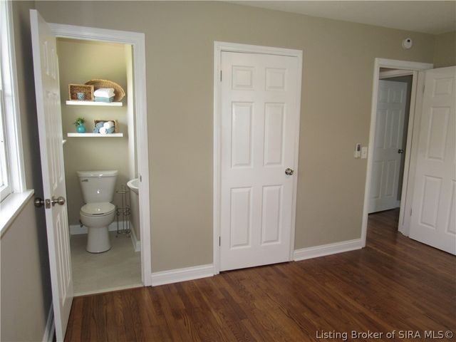 1809 N Larkspur Drive, Jeffersonville, IN 47130