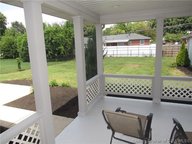 1809 N Larkspur Drive, Jeffersonville, IN 47130