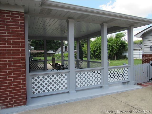 1809 N Larkspur Drive, Jeffersonville, IN 47130