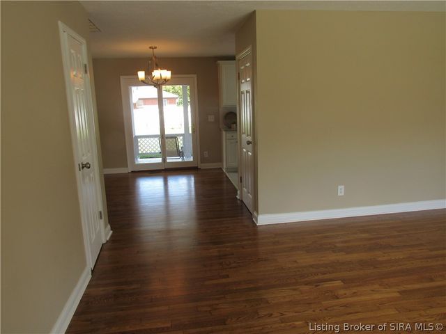1809 N Larkspur Drive, Jeffersonville, IN 47130