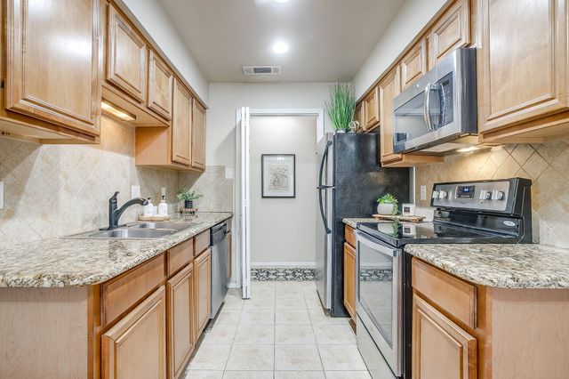 5714 Cedar Creek Drive, Benbrook, TX 76109