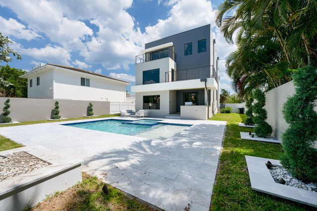 3225 Canal Drive, Pompano Beach, FL 33062
