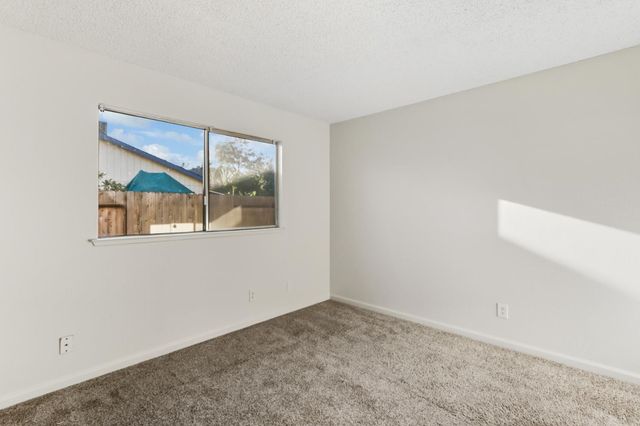 6690 Hometown Way, Sacramento, CA 95828