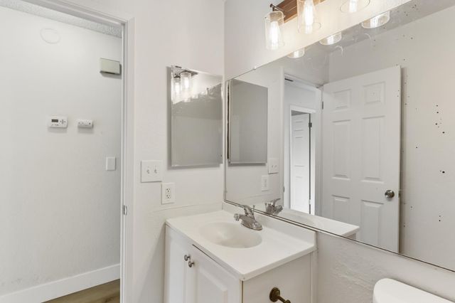 6690 Hometown Way, Sacramento, CA 95828