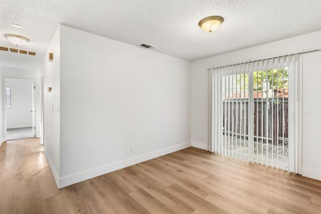 6690 Hometown Way, Sacramento, CA 95828