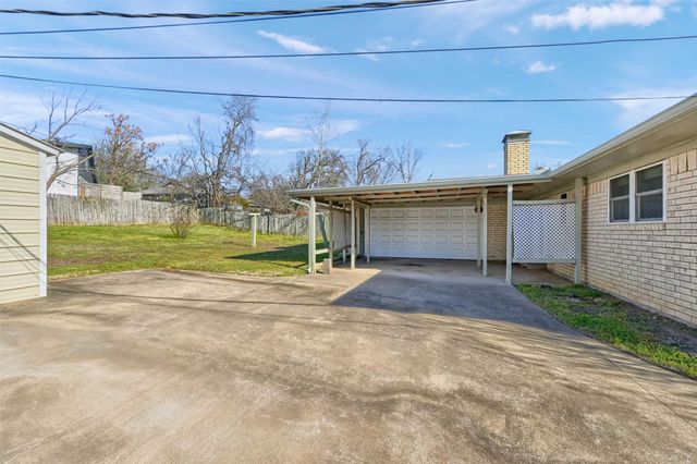 409 Holland Drive, Denison, TX 75020