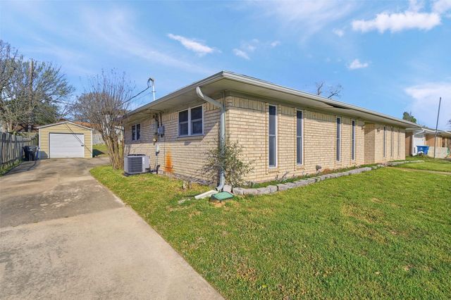 409 Holland Drive, Denison, TX 75020