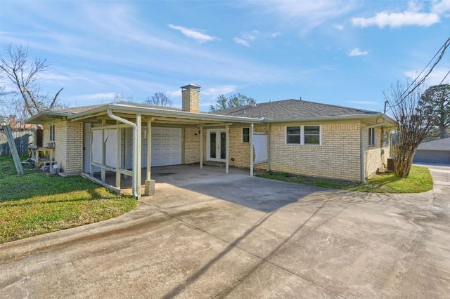 409 Holland Drive, Denison, TX 75020