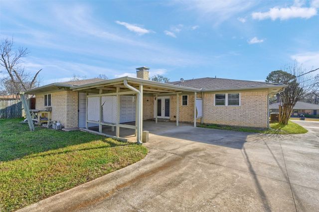 409 Holland Drive, Denison, TX 75020