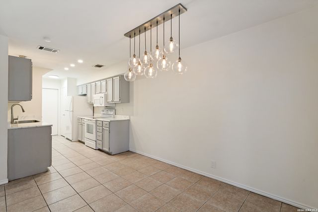 6015 Loch Maree, San Antonio, TX 78240