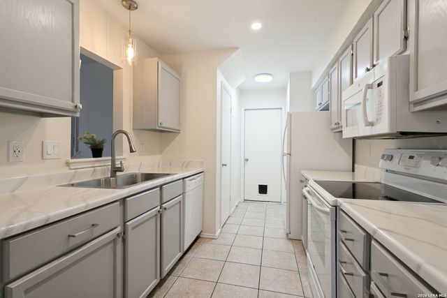 6015 Loch Maree, San Antonio, TX 78240