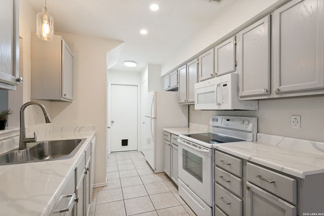 6015 Loch Maree, San Antonio, TX 78240