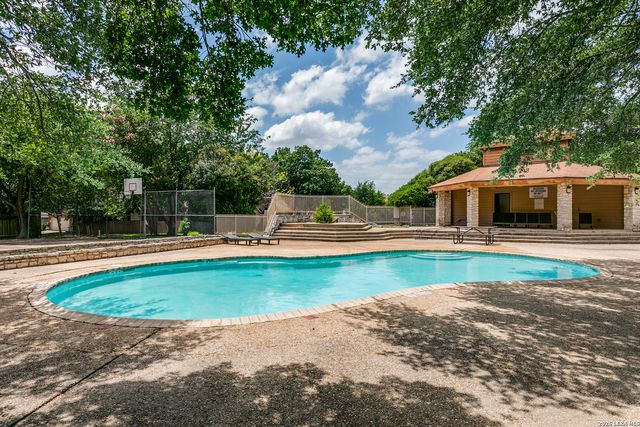 6015 Loch Maree, San Antonio, TX 78240