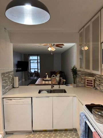 109 Lake Emerald Drive 105, Oakland Park, FL 33309