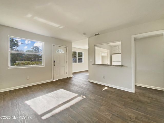 3445 TARPON Drive, Jacksonville, FL 32277