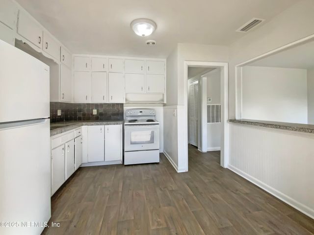 3445 TARPON Drive, Jacksonville, FL 32277
