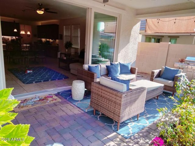 10113 W ANGELS Lane, Peoria, AZ 85383