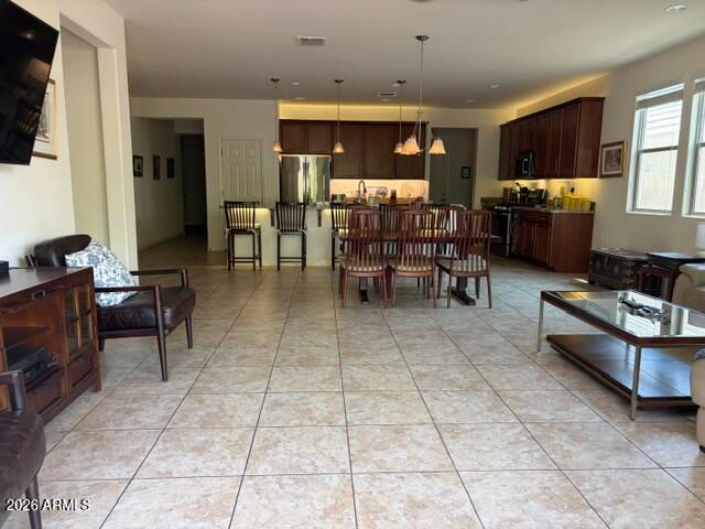 10113 W ANGELS Lane, Peoria, AZ 85383