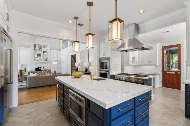 1240 Archley Drive, Hilshire Village, TX 77055