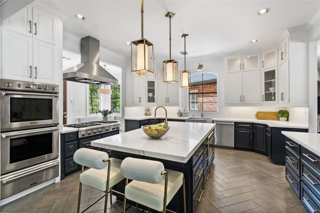 1240 Archley Drive, Hilshire Village, TX 77055