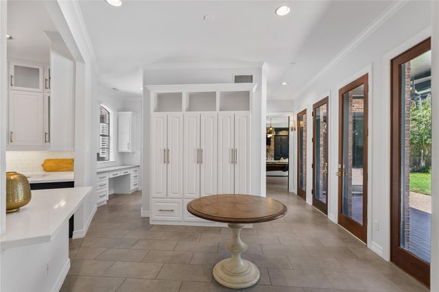 1240 Archley Drive, Hilshire Village, TX 77055