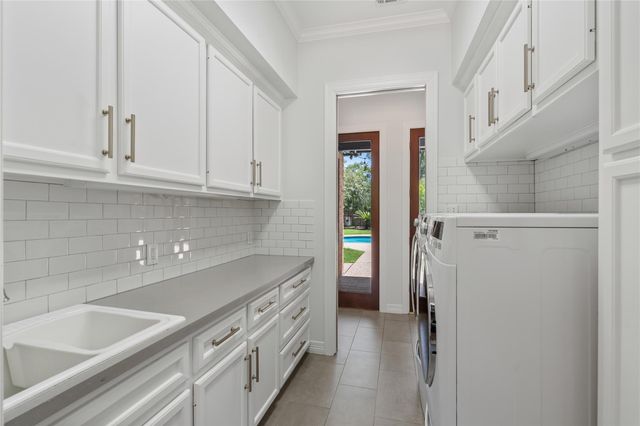 1240 Archley Drive, Hilshire Village, TX 77055
