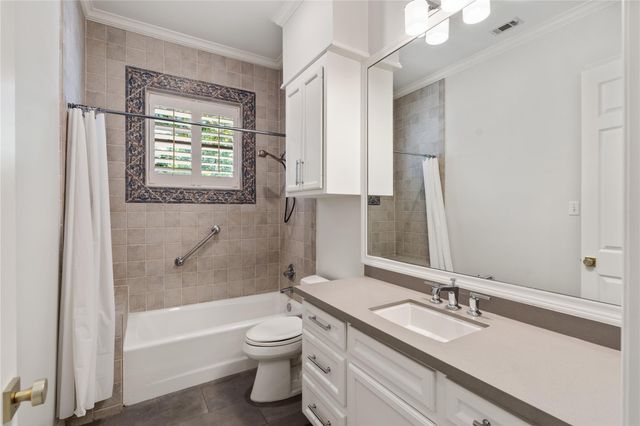 1240 Archley Drive, Hilshire Village, TX 77055