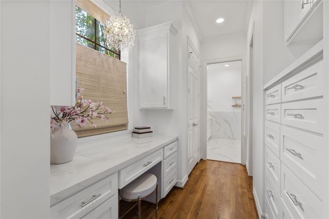 1240 Archley Drive, Hilshire Village, TX 77055