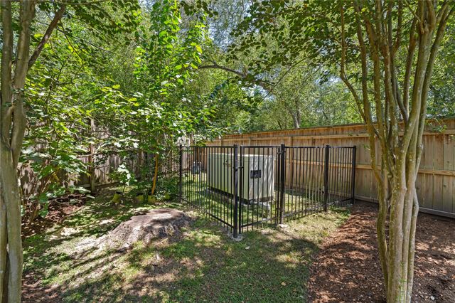 1240 Archley Drive, Hilshire Village, TX 77055