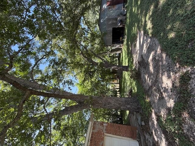 413 SW 1st ST, Waelder, TX 78959