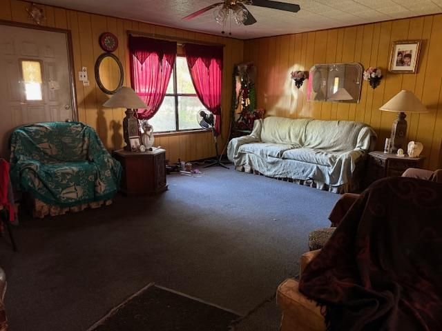413 SW 1st ST, Waelder, TX 78959