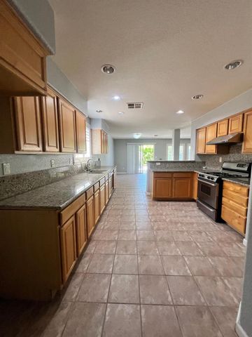 4309 Hazelnut Dr, Modesto, CA 95356