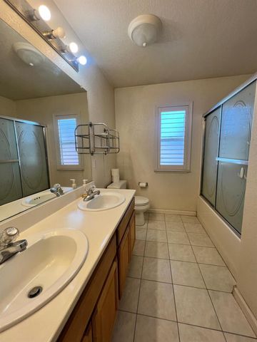 4309 Hazelnut Dr, Modesto, CA 95356