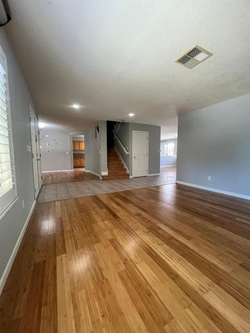 4309 Hazelnut Dr, Modesto, CA 95356