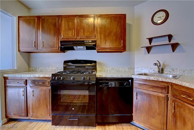 3675 Clague Road 216, North Olmsted, OH 44070