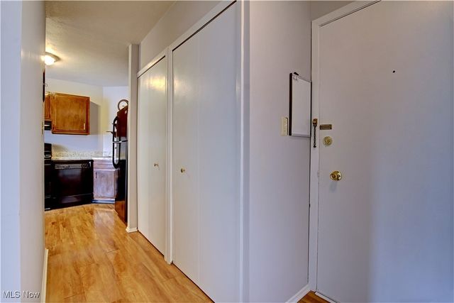 3675 Clague Road 216, North Olmsted, OH 44070