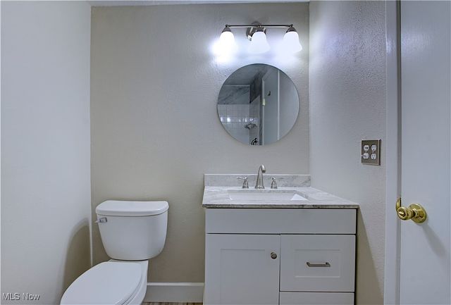 3675 Clague Road 216, North Olmsted, OH 44070